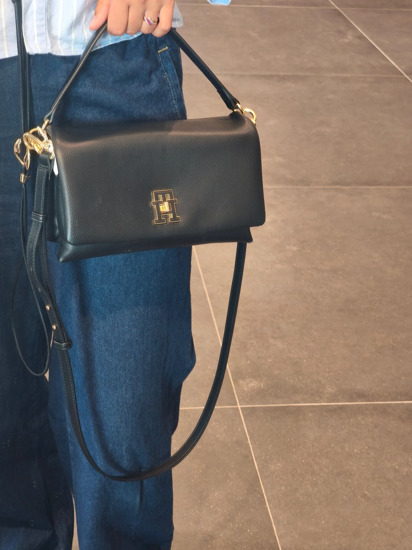 Sac + Porte feuille Tommy Hilfiger